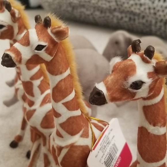 Miniature Animals 🌴🐵🦁🐅🦒🐘🐆🌴 - Picture 9 of 11